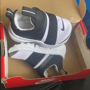 White and black Nike presto